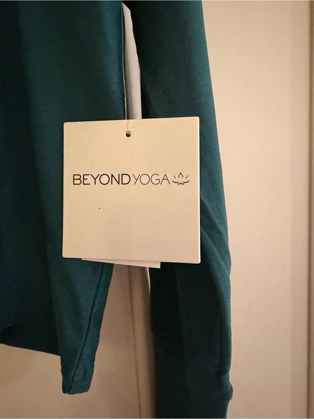 Beyond Yoga Deep Teal Spacedye Pullover, NWT, Size M - Picture 3 of 6